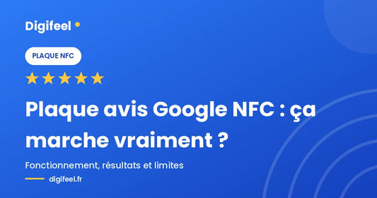 Plaque NFC Digifeel pour avis Google posée sur un comptoir de commerce